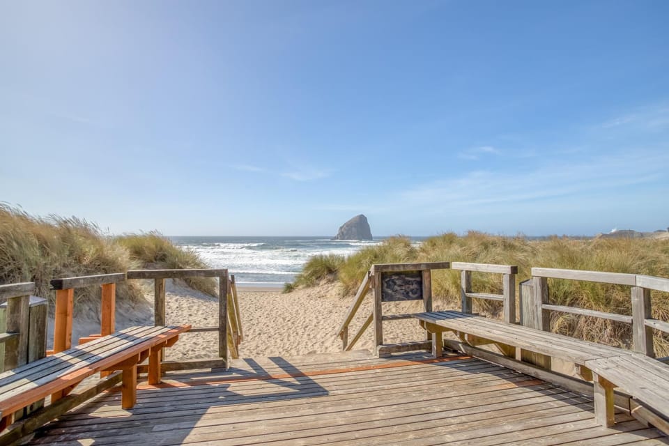 Summerhouse Cottage House in Pacific City