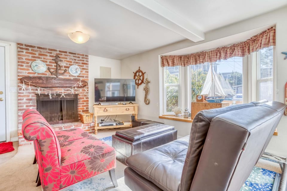 Siren Song House in Lincoln City