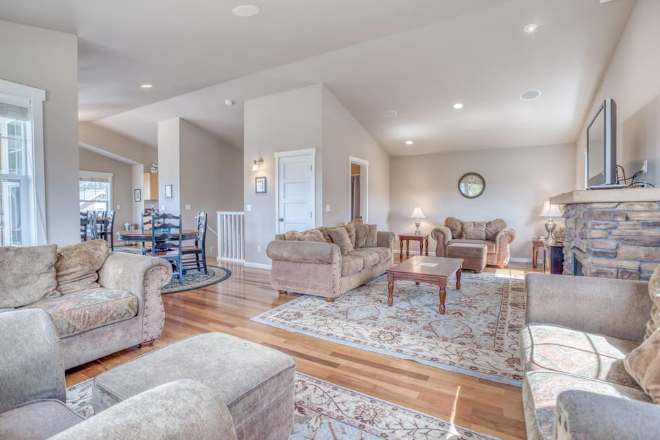 Sundance House in Roads End