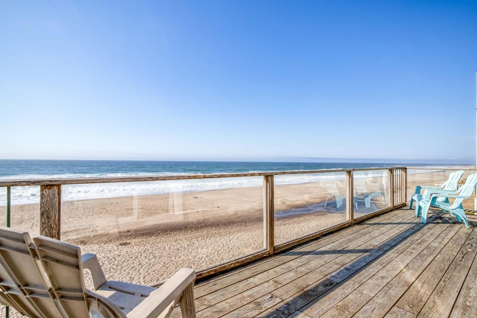 Wave Watchers House in Lincoln City
