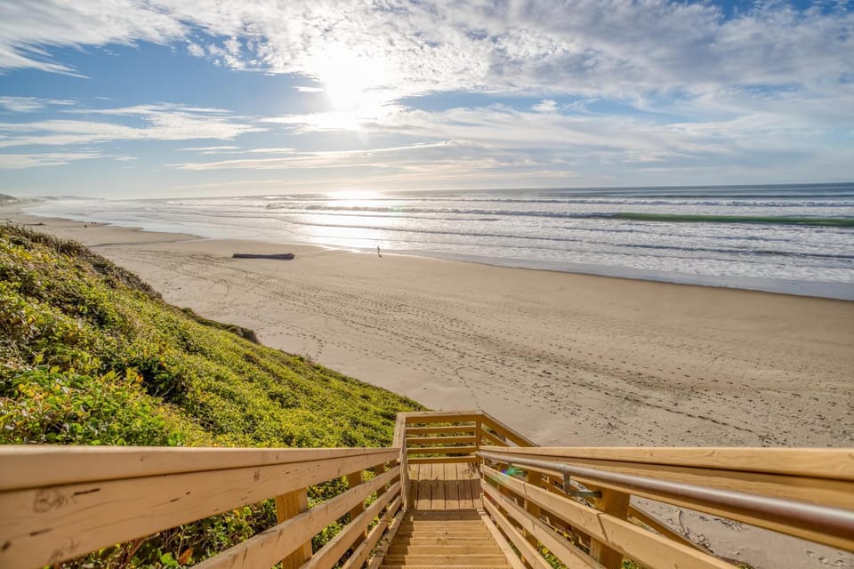 Wave Crest House in Lincoln City