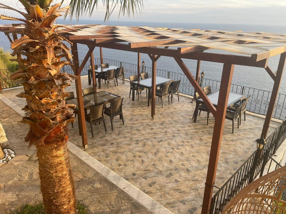 Restaurant/places to eat, View (from property/room), Sea view