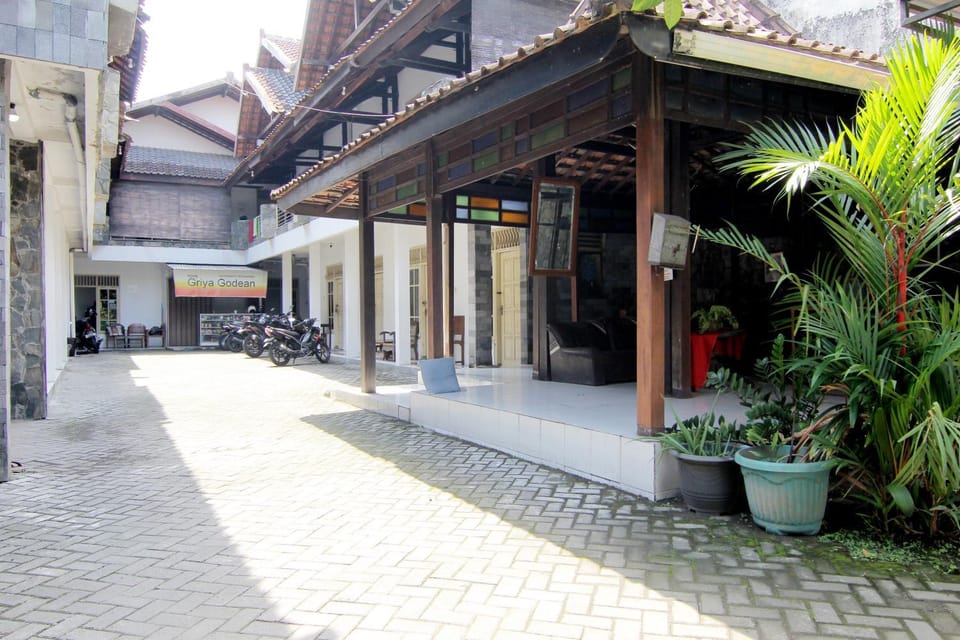 Facade/entrance