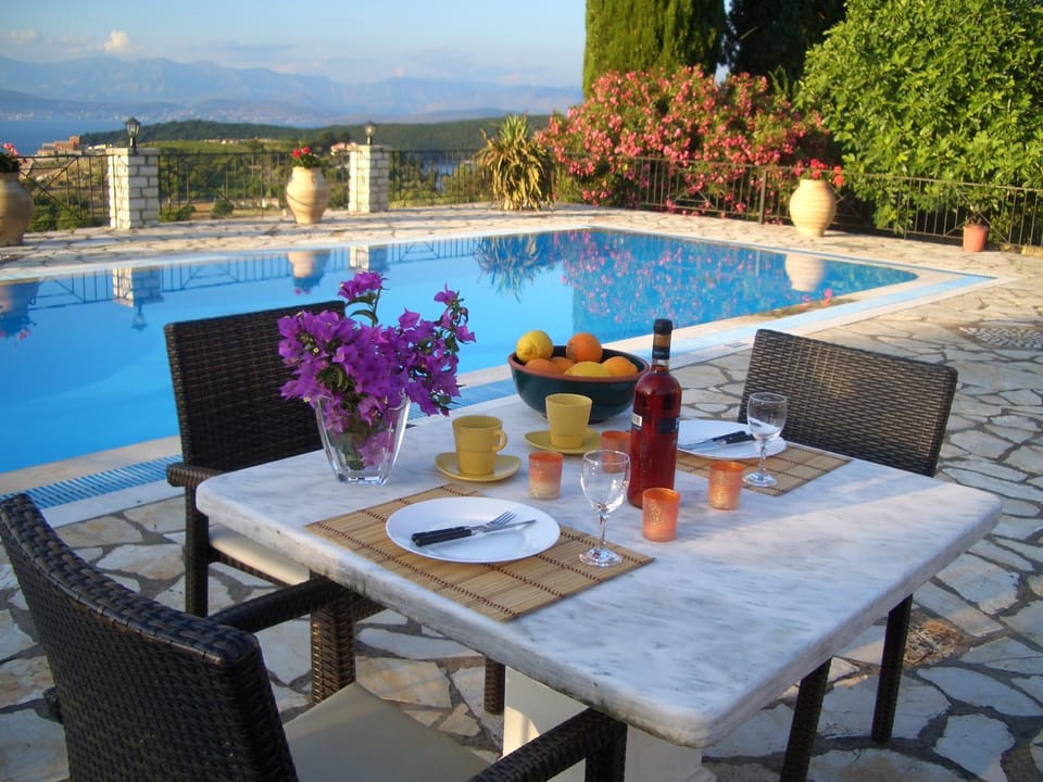 Pool view, Swimming pool, Swimming pool, Drinks, Alcoholic drinks