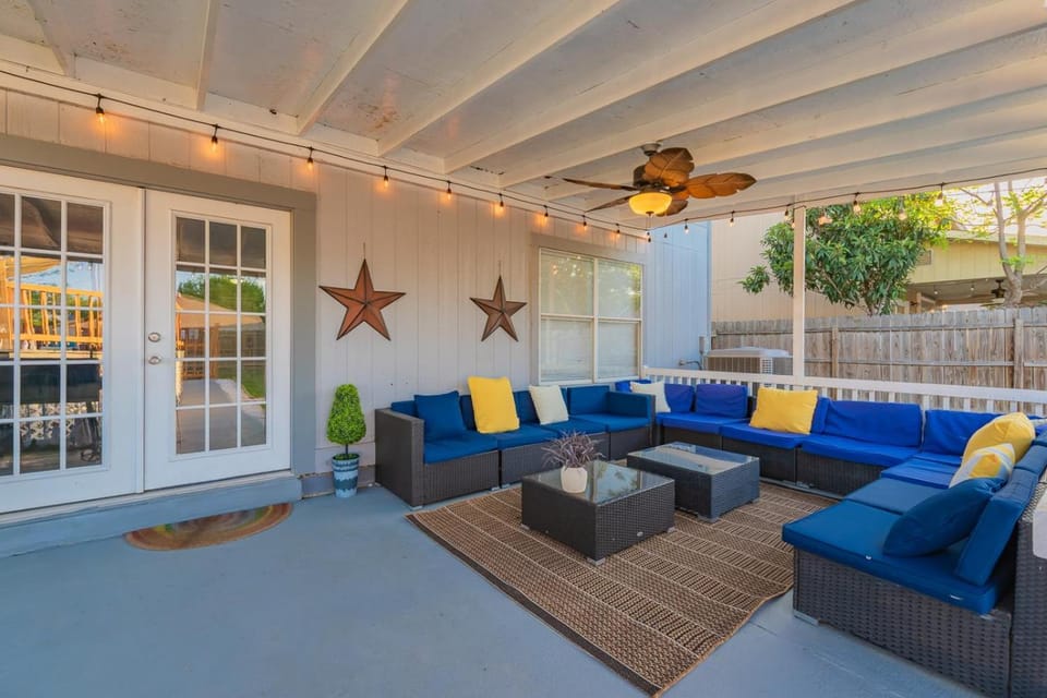 Luxury 5BR House with Pool by SeaWorld & Lackland House in San Antonio