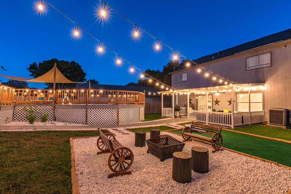 Luxury 5BR House with Pool by SeaWorld & Lackland House in San Antonio