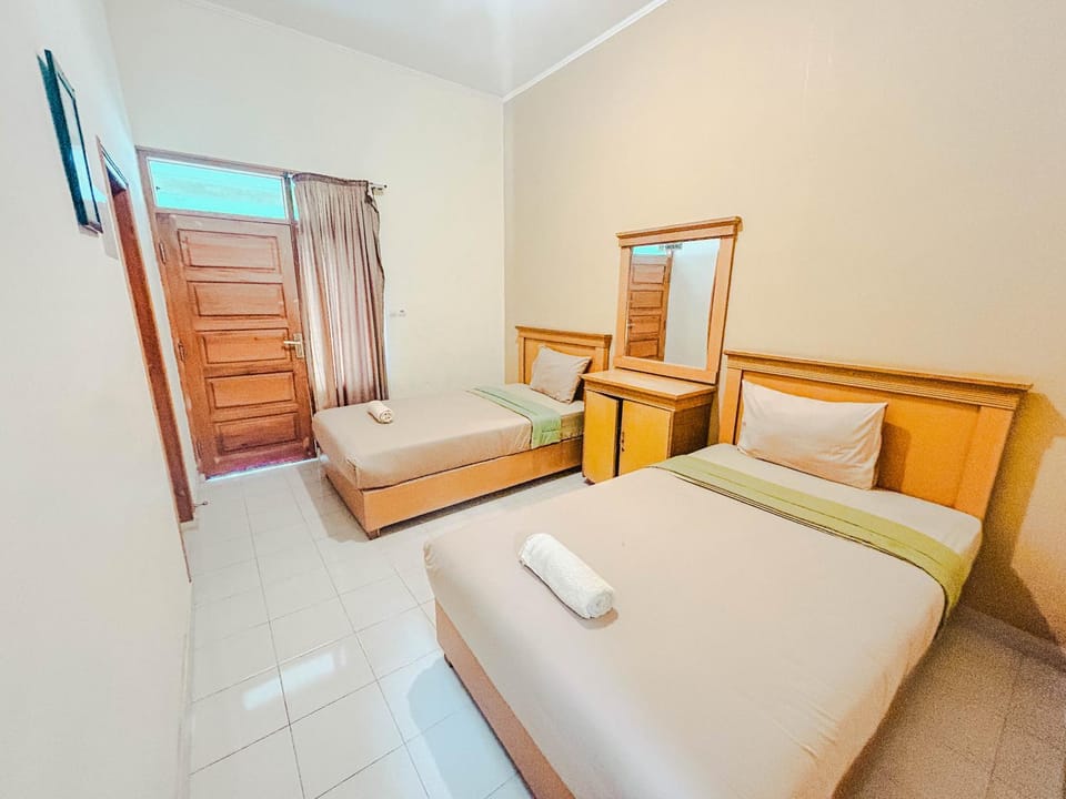Bed, Photo of the whole room, Bedroom, towels, wardrobe