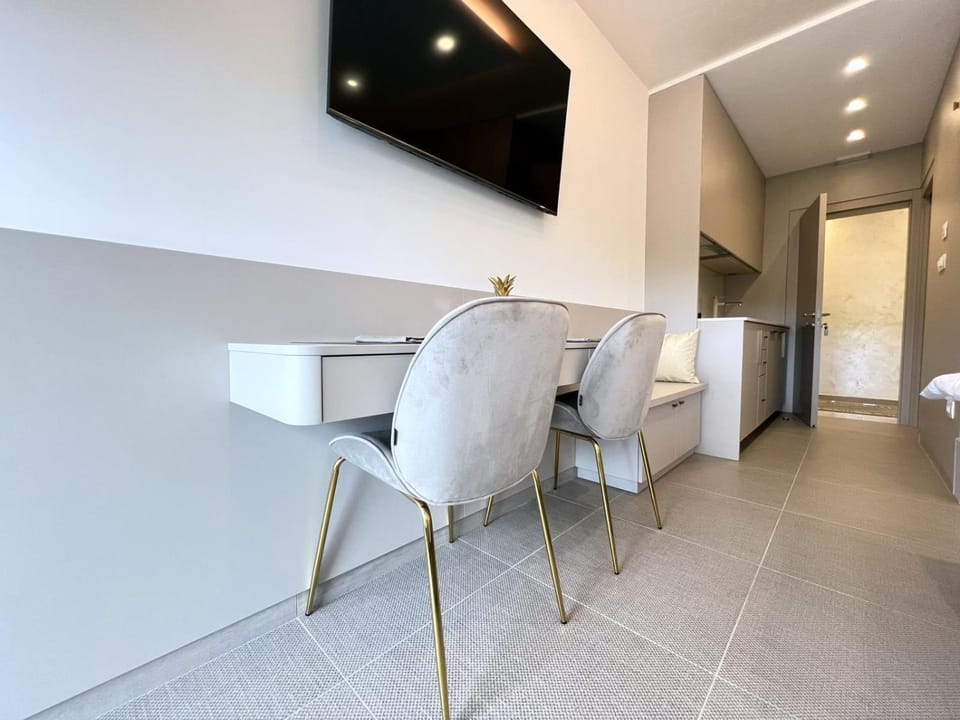 TV and multimedia, Seating area