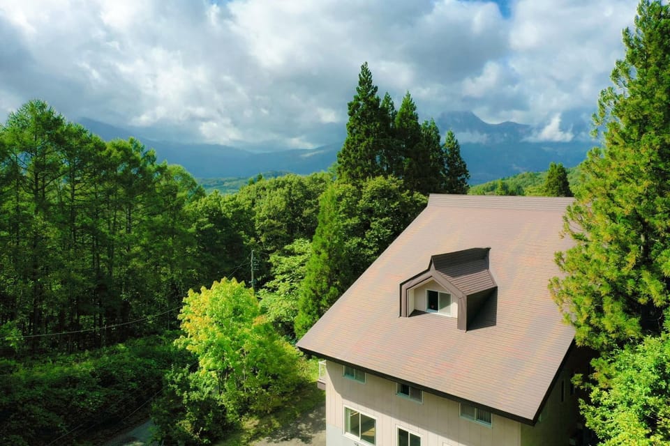 Hotel Bauhinia ホテルバウヒニア Hotel in Nagano Prefecture