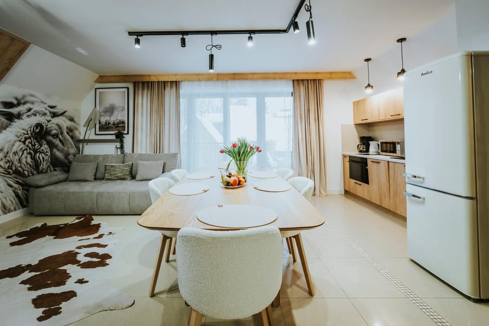 Kitchen or kitchenette, Living room, Dining area