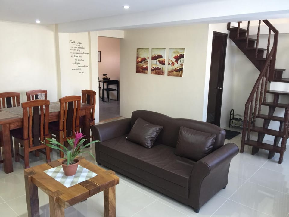Squareville Subdivision House in La Union