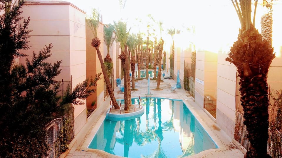 Swimming pool, Swimming pool