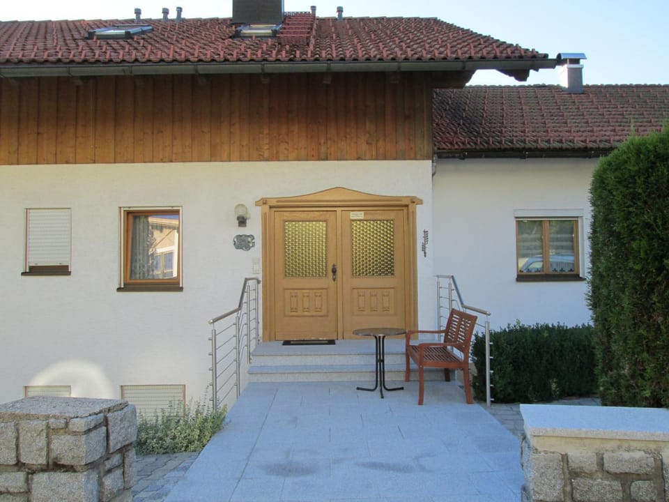 Facade/entrance