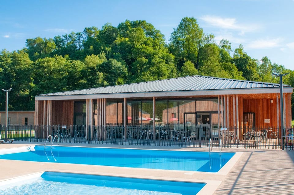 Property building, Swimming pool, Swimming pool