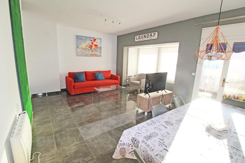 Céntrico y espacioso piso en barrio tranquilo Apartment in Alicante