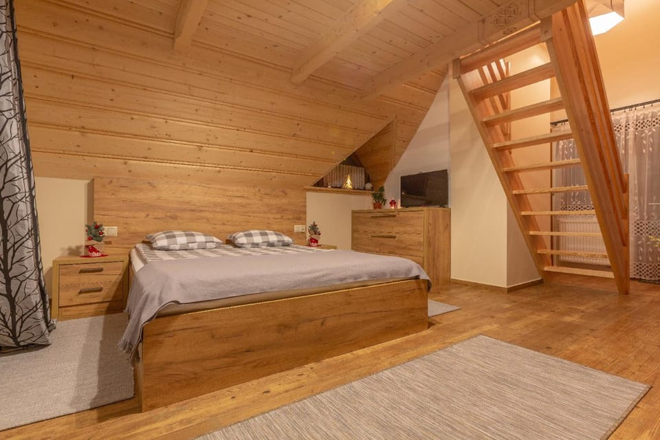 TV and multimedia, Photo of the whole room, Bedroom