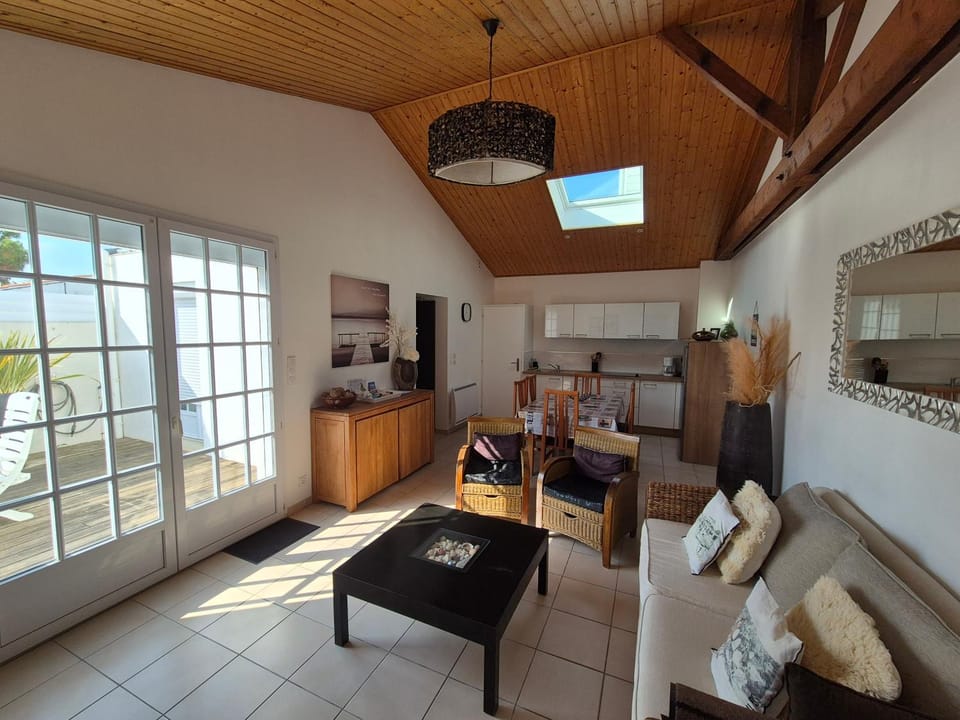 VILLA PRIVEE A 300M DE LA PLAGE House in Saint-Gilles-Croix-de-Vie