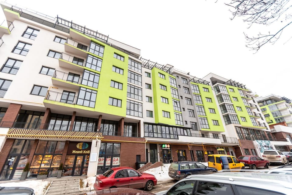 Property building, Nearby landmark, Neighbourhood