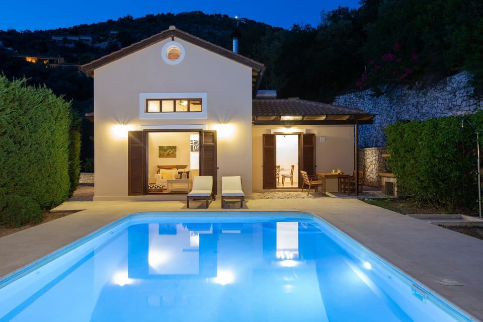Property building, Swimming pool, Swimming pool