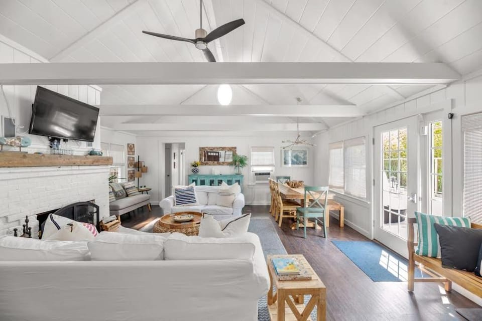 15 Seneca House in Fire Island