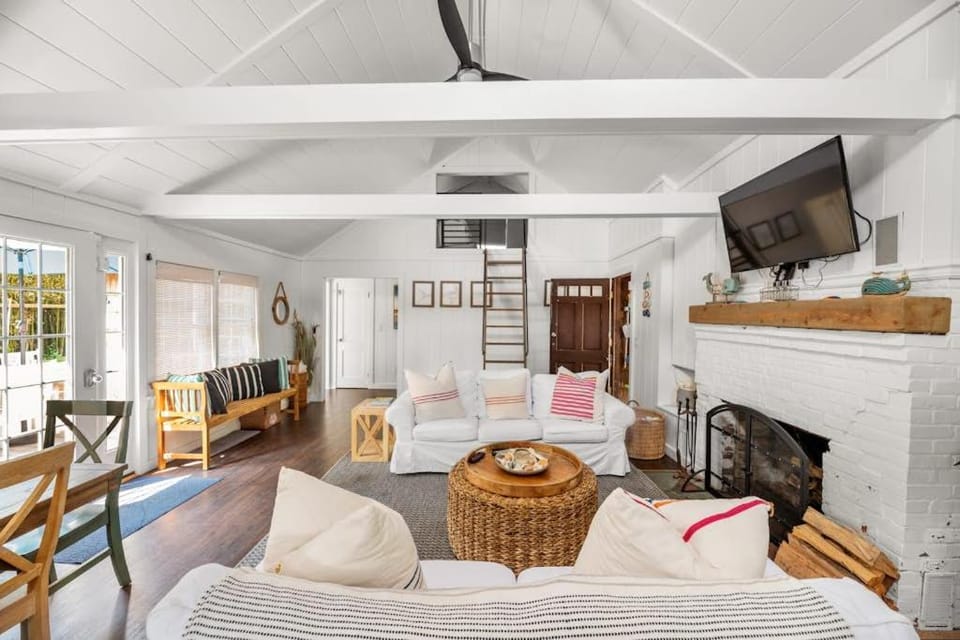 15 Seneca House in Fire Island