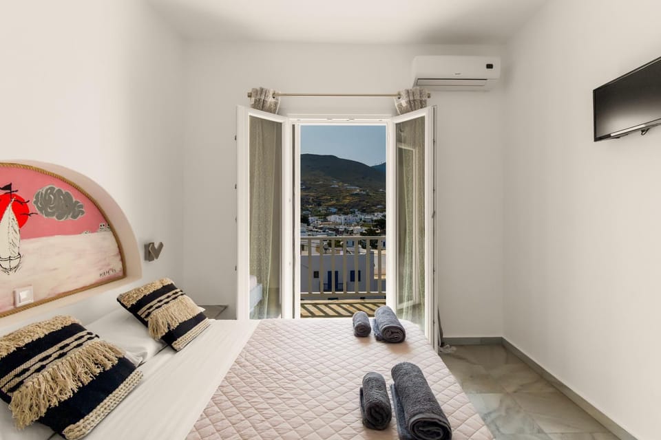Santanna White Houses Apartment in Paros