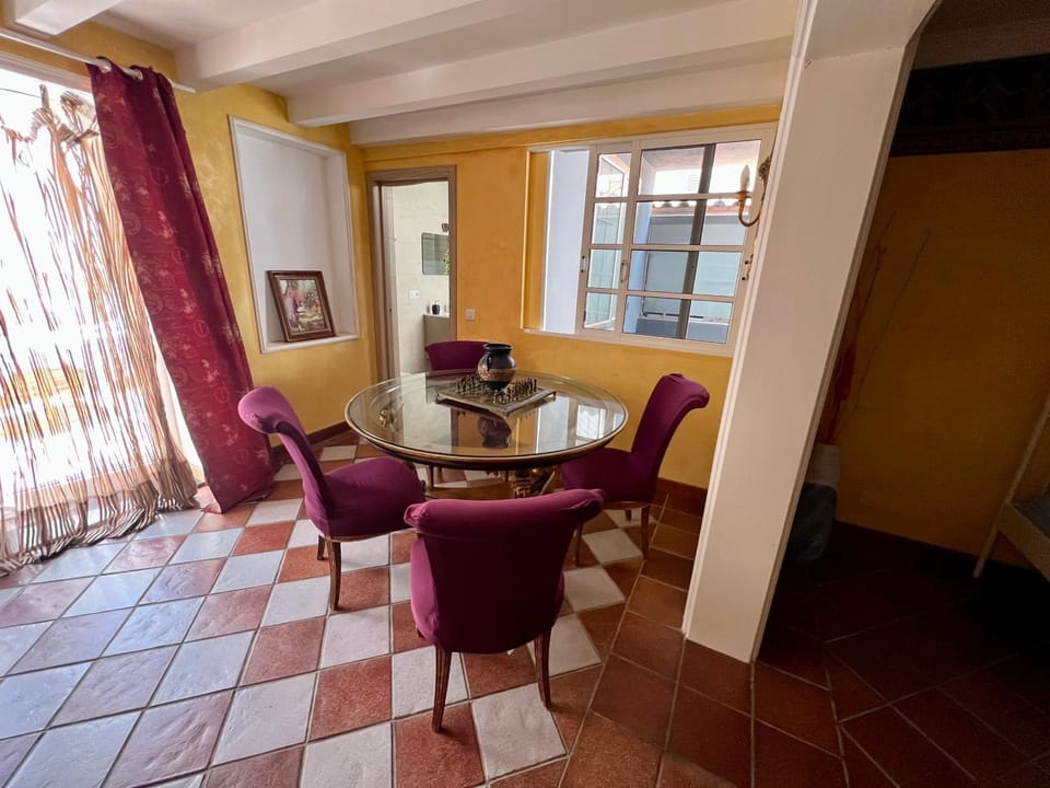"Flora B&B "- Rooms in Privat Home Habitaciones en una casa privada Bed and Breakfast in Maspalomas