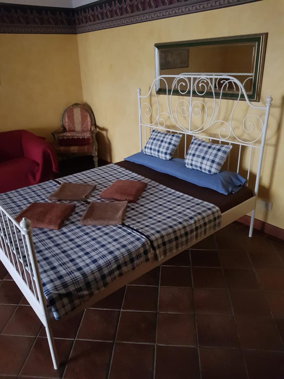 "Flora B&B "- Rooms in Privat Home Habitaciones en una casa privada Bed and Breakfast in Maspalomas
