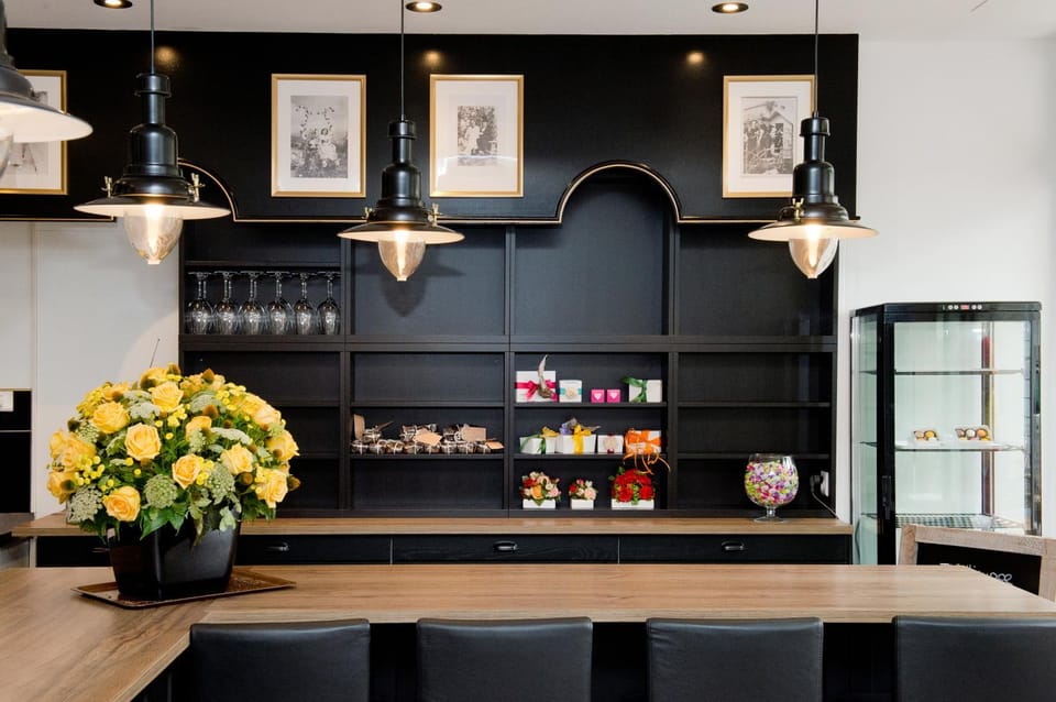 Lounge or bar