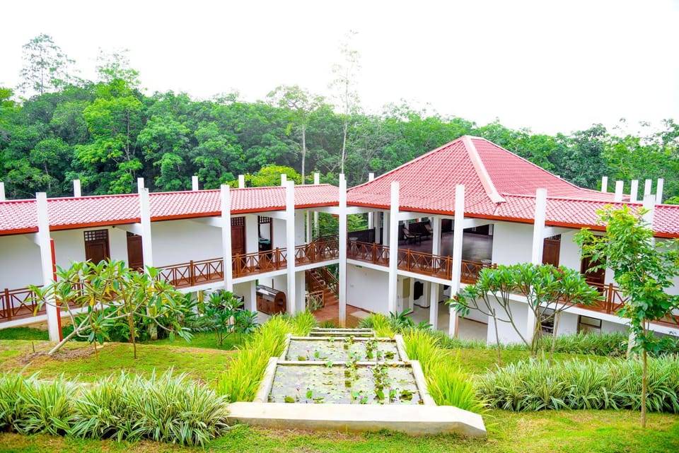Property building, Day, Garden, Fitness centre/facilities, Fitness centre/facilities, Garden view