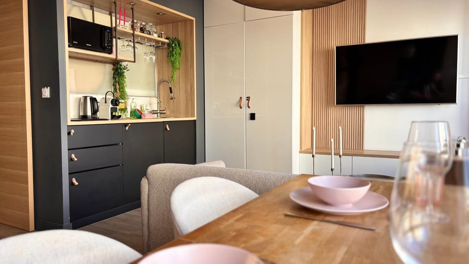 TV and multimedia, Dining area, Meals, kitchen