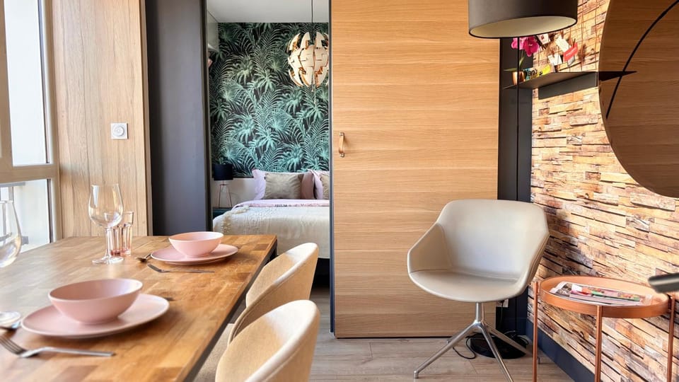 Dining area, Bedroom