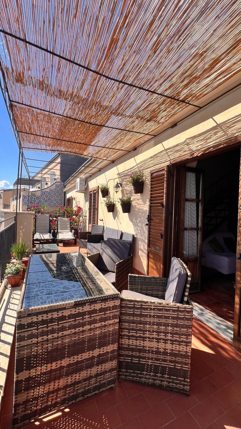 View (from property/room), Balcony/Terrace, Seating area