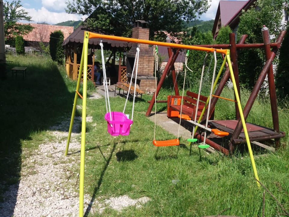 Pensiunea Ando Bed and Breakfast in Brașov County