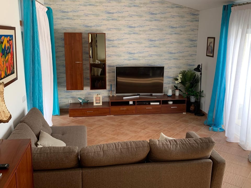 TV and multimedia, Living room, Seating area