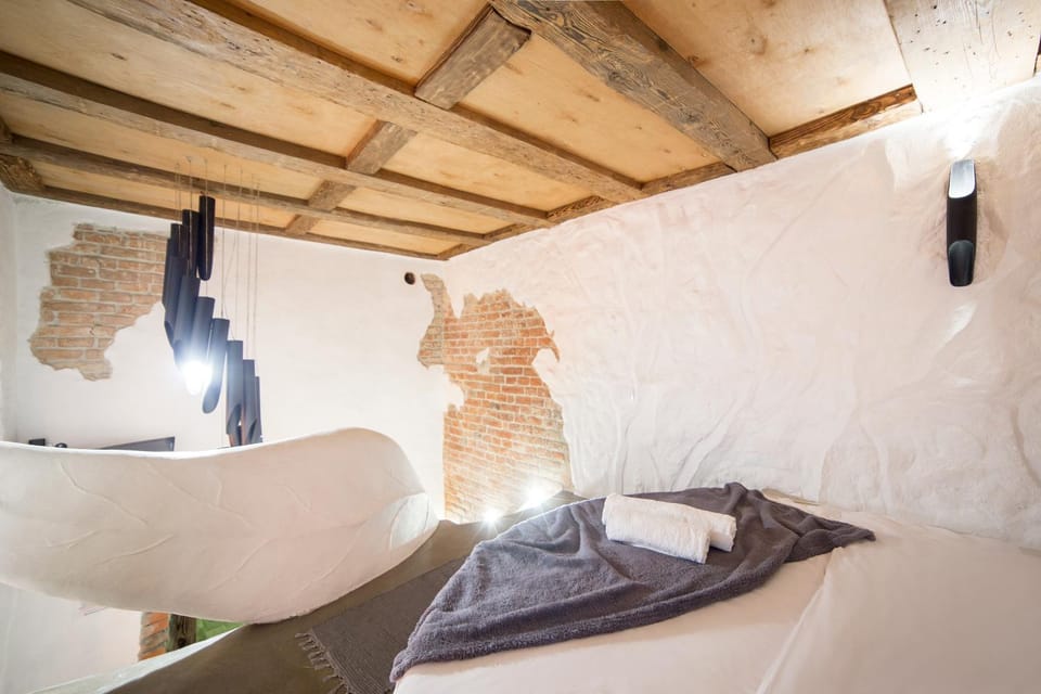 Апартаменти з сауною на Площі Ринок для 4 -х гостей - в еко стилі Apartment in Lviv