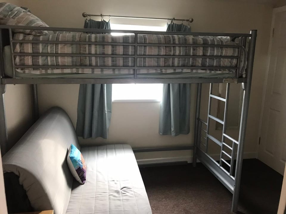 Bed, Bedroom, bunk bed