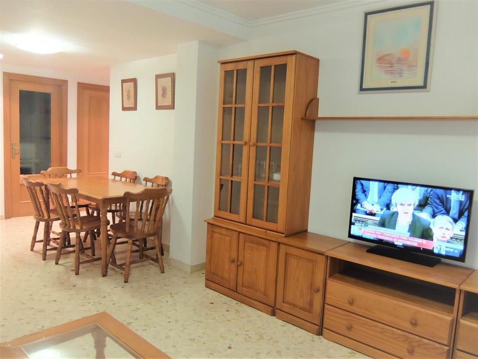 TV and multimedia, Living room, Dining area