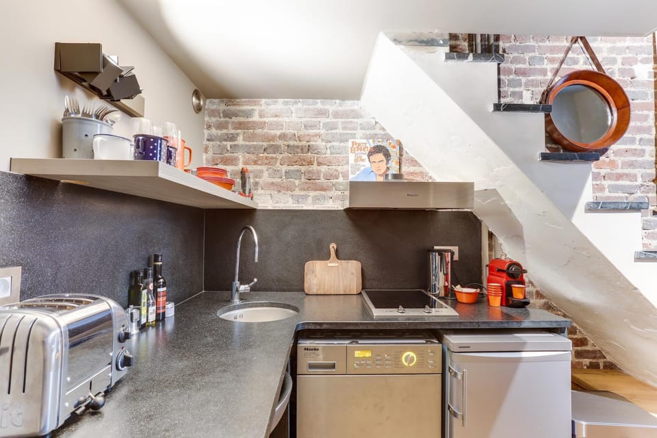 Kitchen or kitchenette