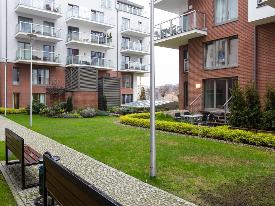 Property building, Facade/entrance, Garden, Balcony/Terrace, Floor plan
