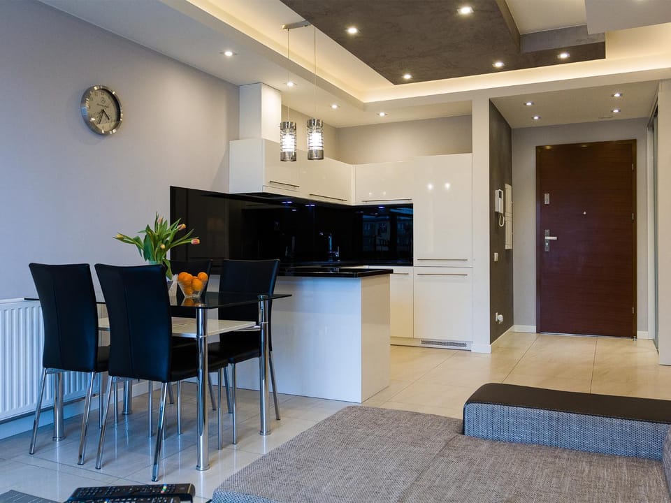 Bed, Kitchen or kitchenette, Living room, Other, Photo of the whole room, Decorative detail, Dining area, Family