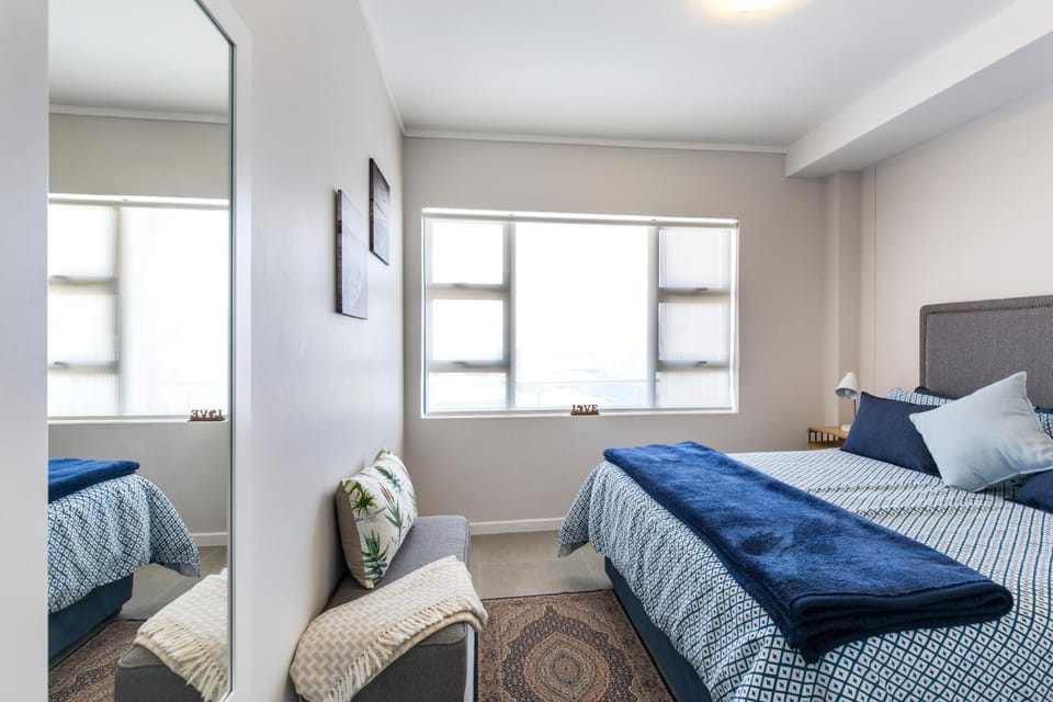 Photo of the whole room, Decorative detail, Bedroom