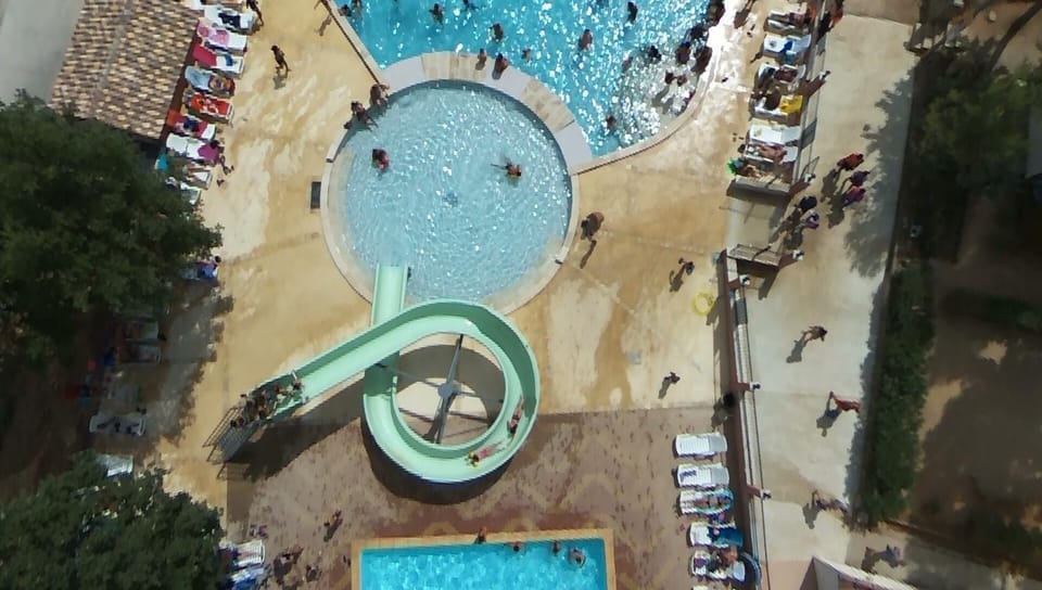 Camping Les Cadenières Campground/ 
RV Resort in Salernes