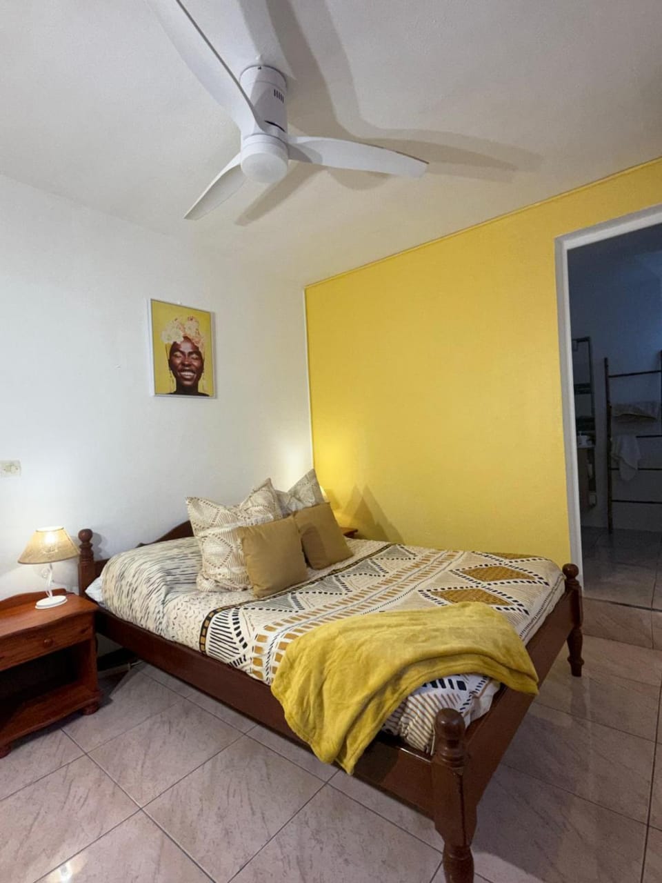 Bed, Photo of the whole room, Bedroom, wardrobe, air conditioner