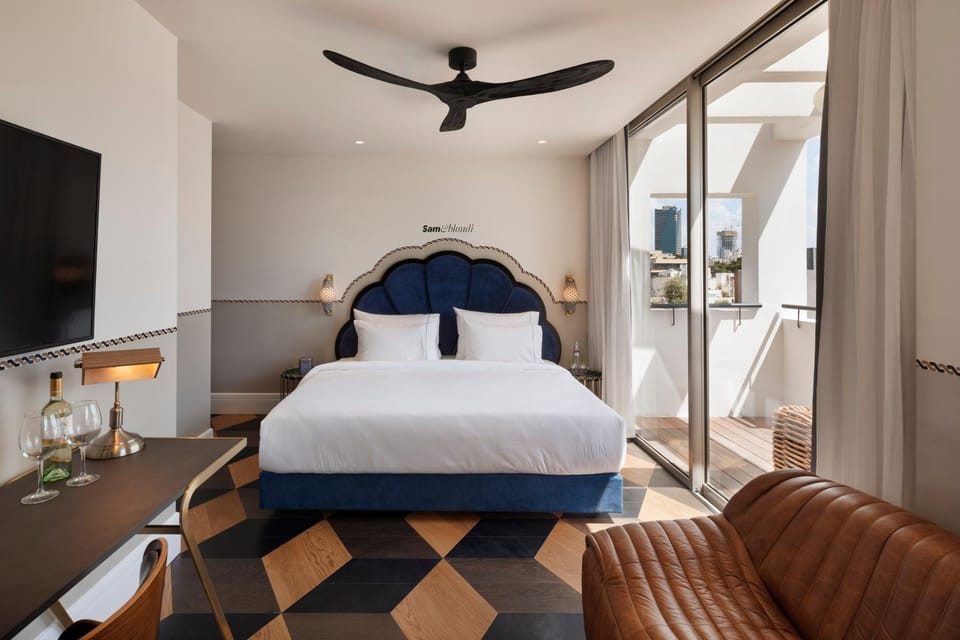 Bed, Other, Photo of the whole room, Decorative detail