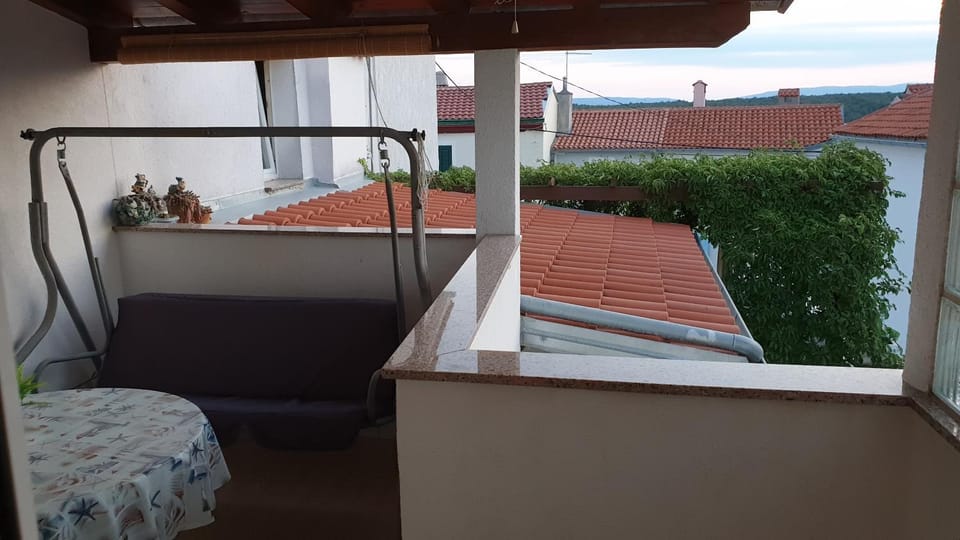 View (from property/room), Balcony/Terrace, Balcony/Terrace, Decorative detail, Seating area, Text overlay, Area and facilities, Inner courtyard view