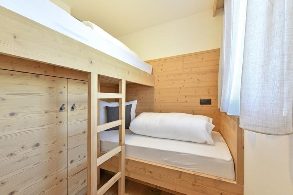 bunk bed