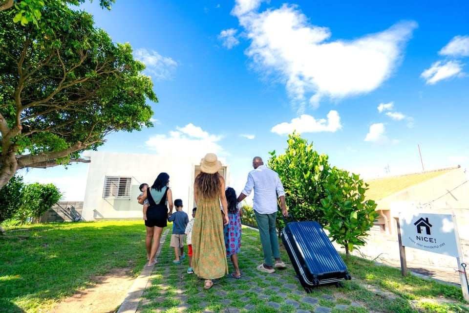 "NICE!" Ocean view of Ishigaki island, Okinawa/ Four-bedroom Villa House in Okinawa Prefecture