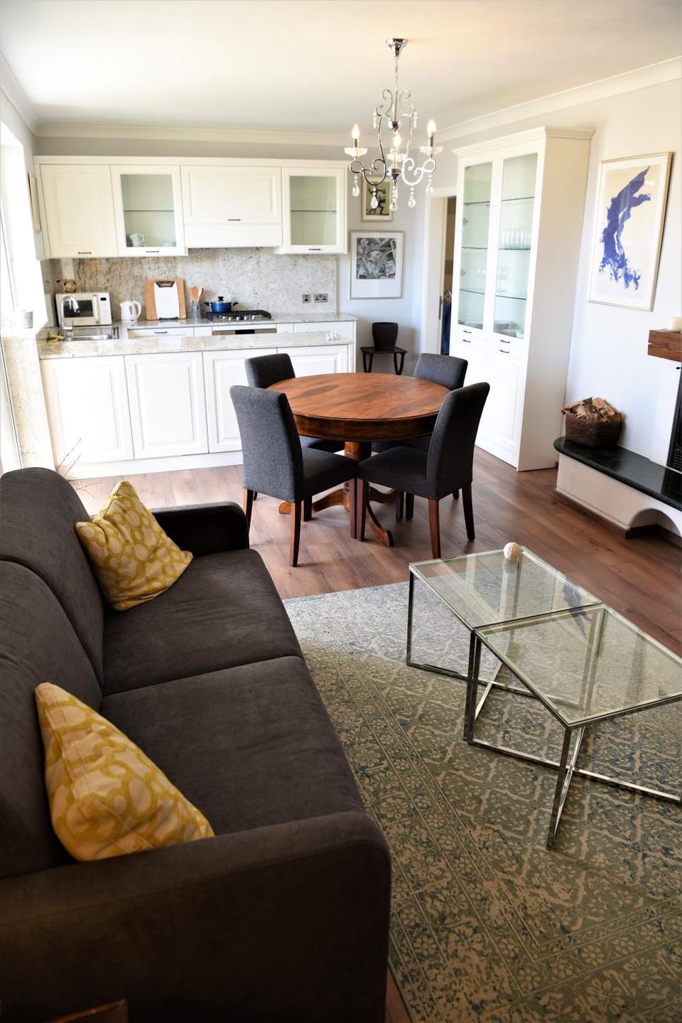 Living room, Dining area