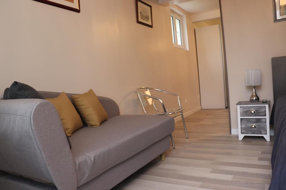 Villa des sables avec 1 studio pour 2 personnes pouvant être complété par une chambre avec sa salle de bain et WC si 4 personnes Apartment in Normandy